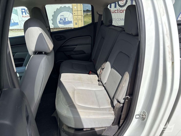 2021-chevrolet-colorado-image-28