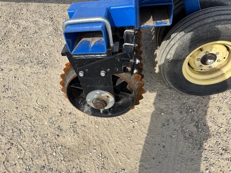 2011-landoll-3130-31-image-23