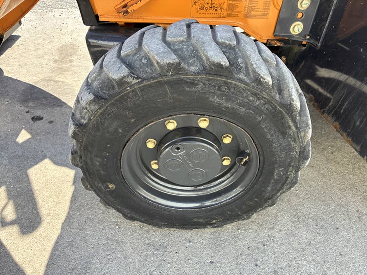 2019-case-580sn-image-59