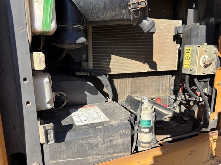 2014-case-cx130-image-21