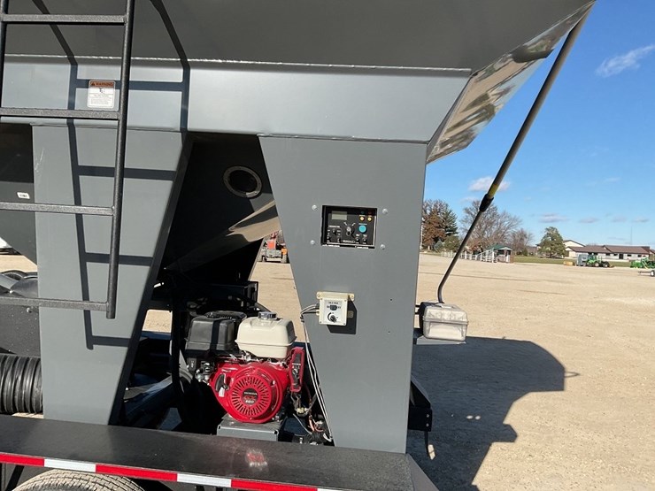 2024-meridian-375rt-image-21