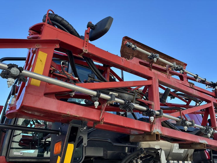 case-ih-patriot-3340-image-39