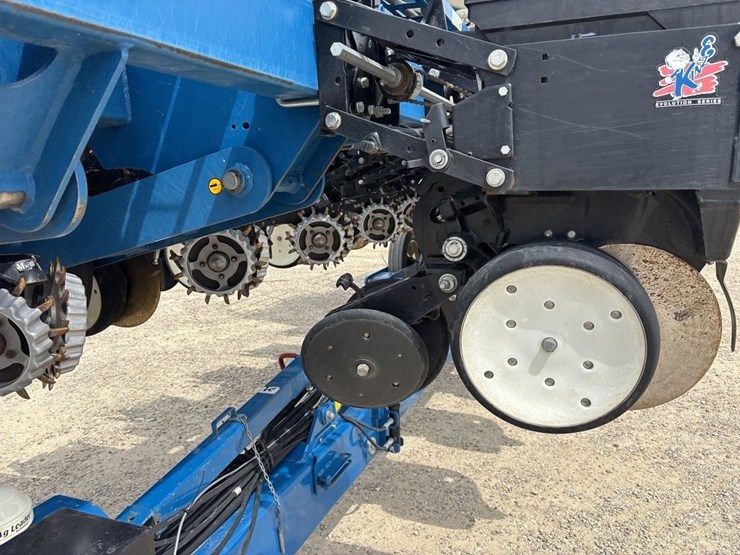 2012-kinze-3660-image-65