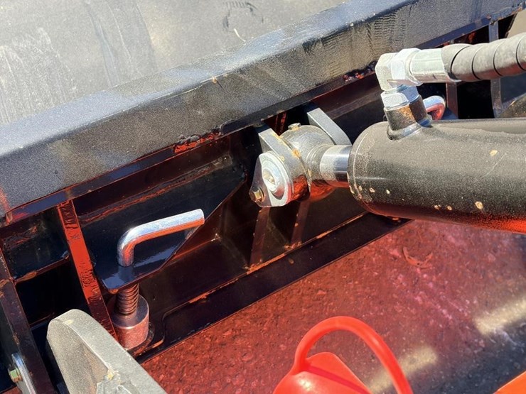 2025-sdlool-sl380-skid-steer-image-6