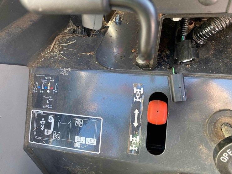 kubota-b3350hsdc-image-45