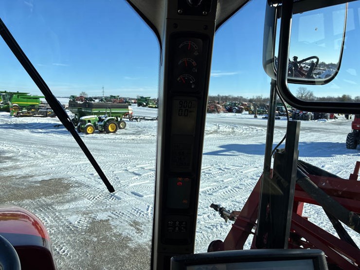 case-ih-patriot-3340-image-88