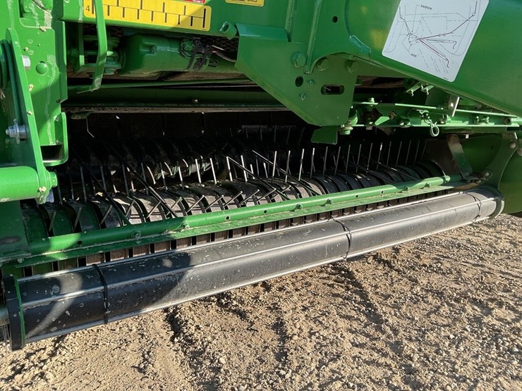 john-deere-560m-image-11