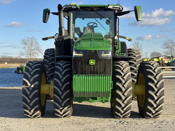 john-deere-8r-310-image-8