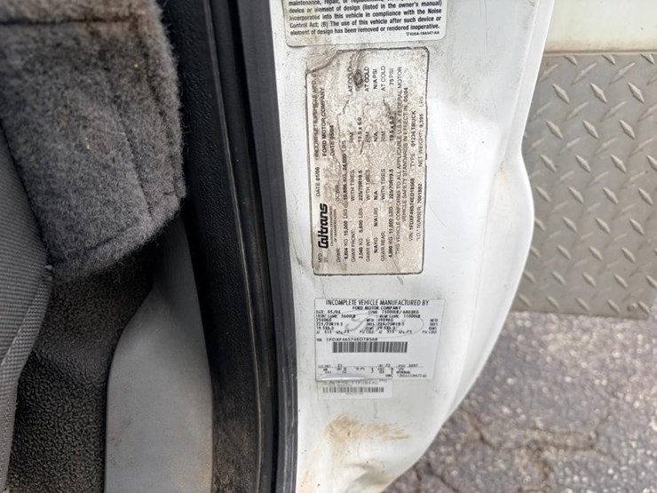 2004-ford-f450-image-15