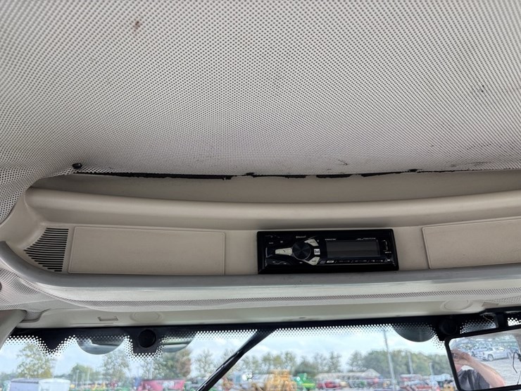 john-deere-7320-image-53