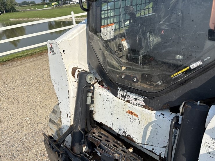 bobcat-t750-image-32