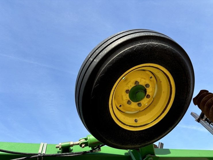 john-deere-637-image-36
