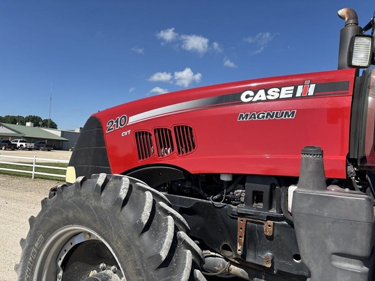 case-ih-magnum-210-cvt-image-30
