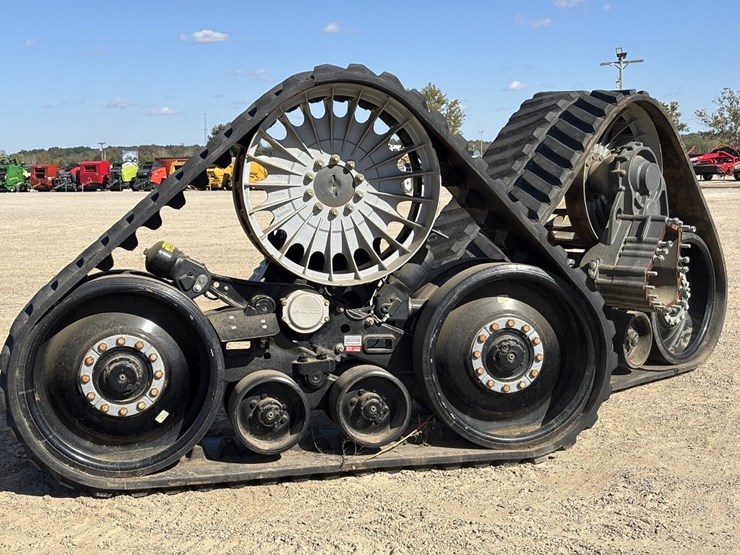 camso-agco-fendt-combine-tracks-image-1