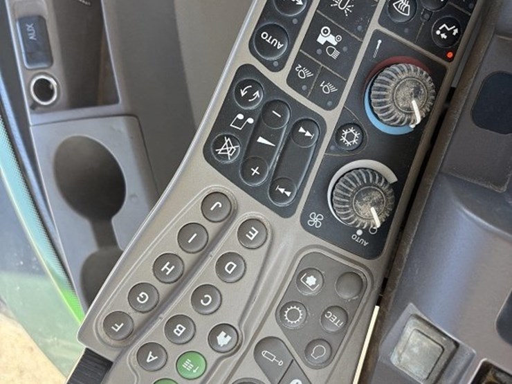 john-deere-8285r-image-42