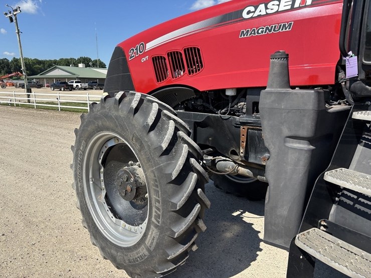 case-ih-magnum-210-cvt-image-29