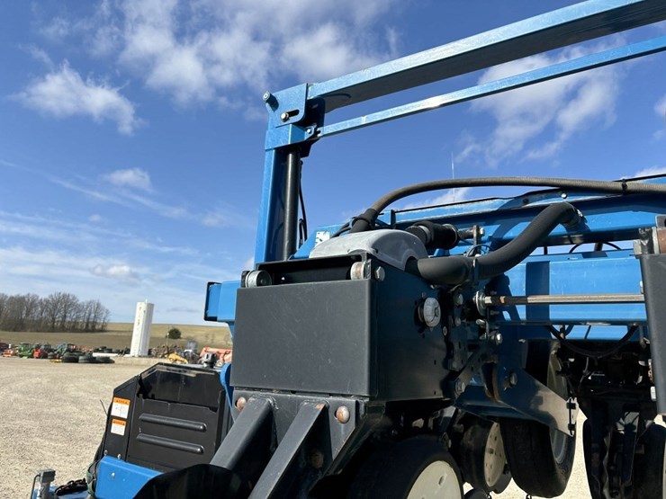 2010-kinze-3660-image-34