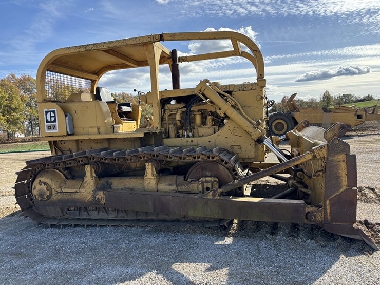 caterpillar-d7-image-6