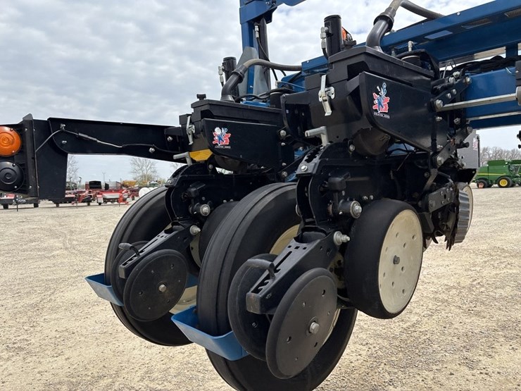 2012-kinze-3660-image-39