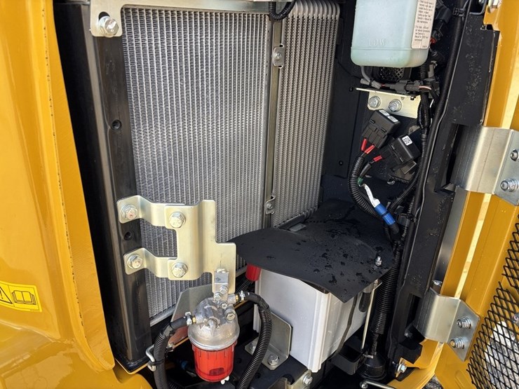 2024-john-deere-35p-mini-excavator-image-22