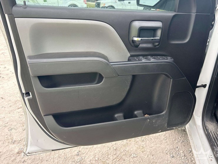 2017-chevrolet-silverado-1500-image-10