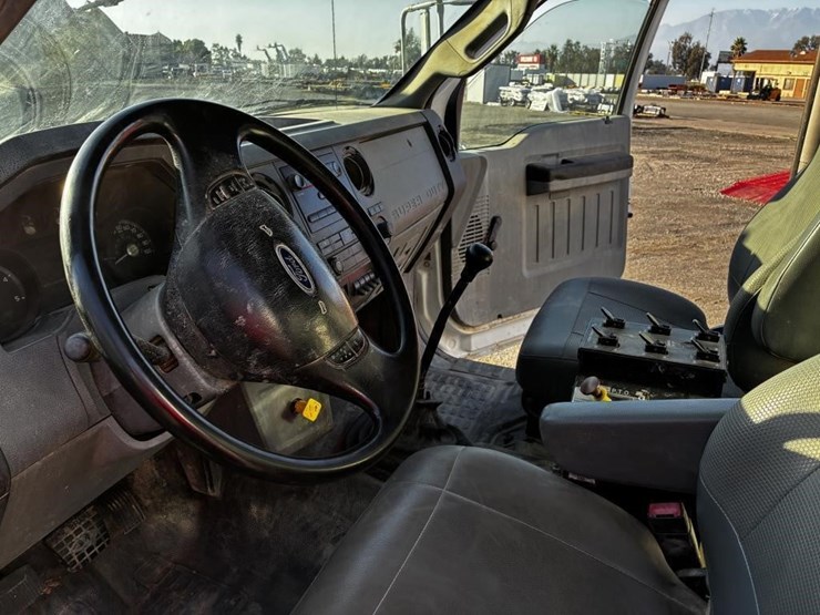 2014-ford-f750-image-14