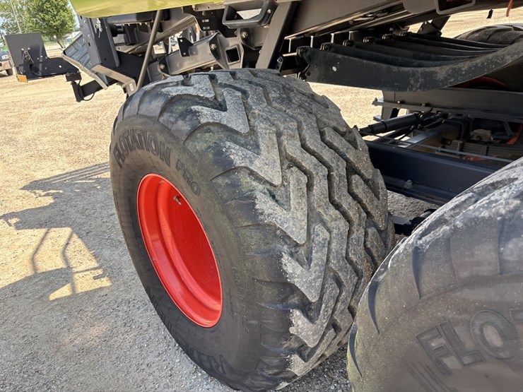 2018-claas-quandrant-5300rf-large-square-baler-image-23