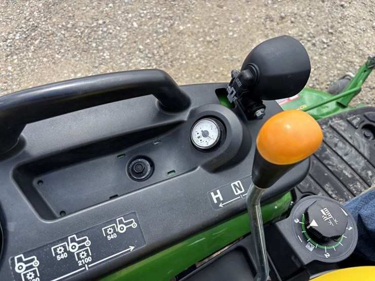john-deere-1025r-image-42