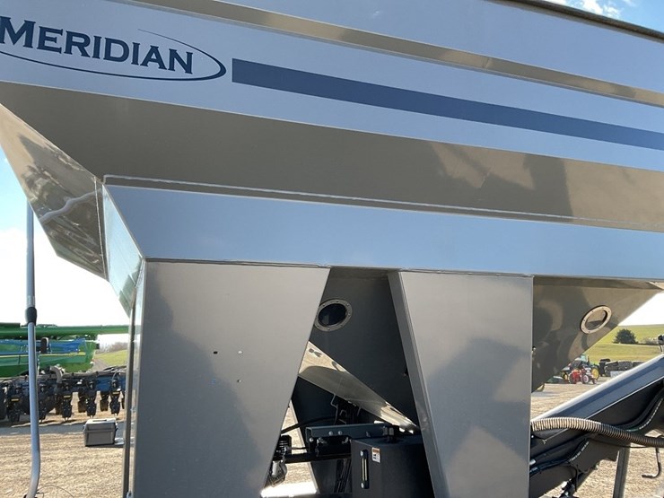 2024-meridian-375rt-image-16