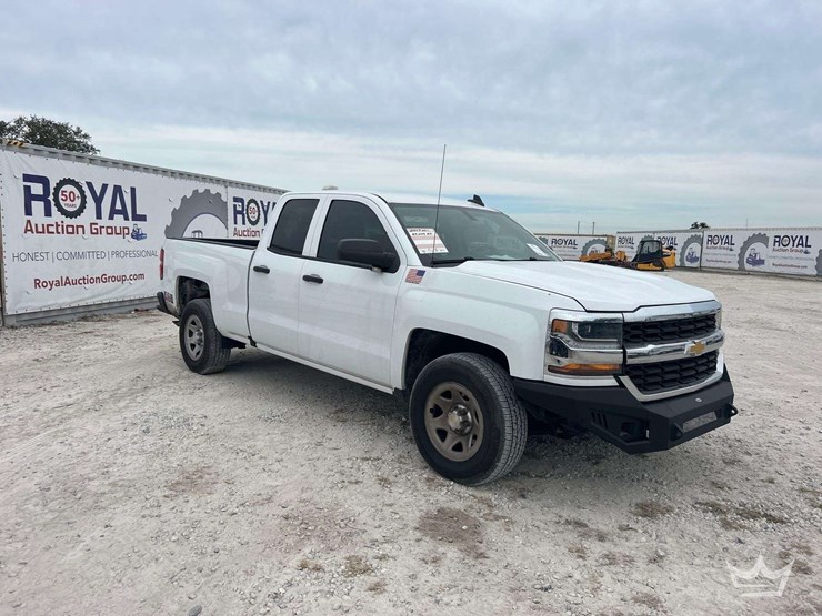 2017-chevrolet-silverado-1500-image-2