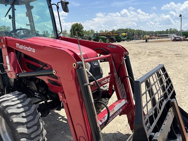 mahindra-2555-image-10