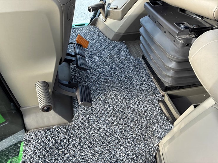 john-deere-8r-370-image-76