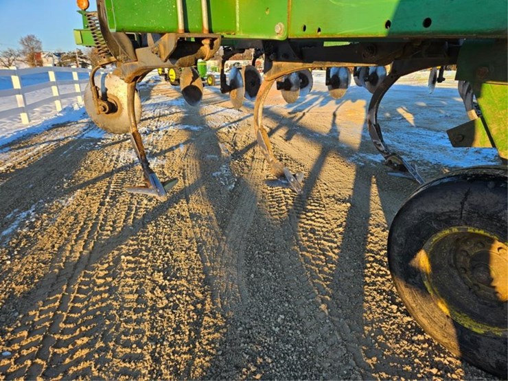 john-deere-2700-image-16