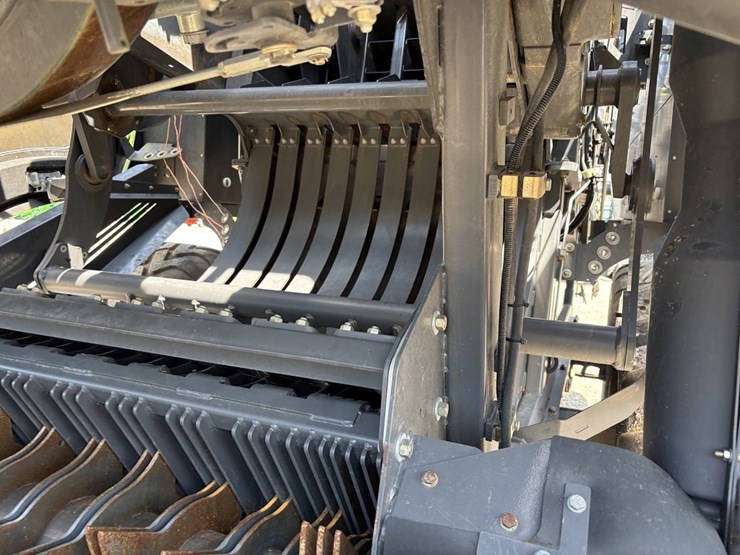 2018-claas-quandrant-5300rf-large-square-baler-image-16