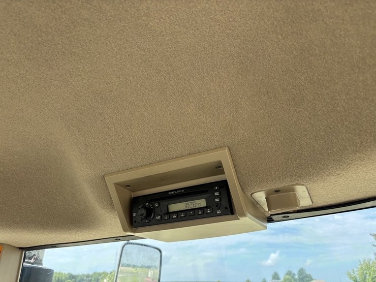 john-deere-8430-image-41