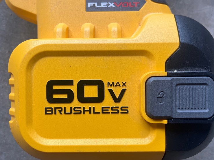 #3406-•-dewalt-cordless-pressure-washer-image-2