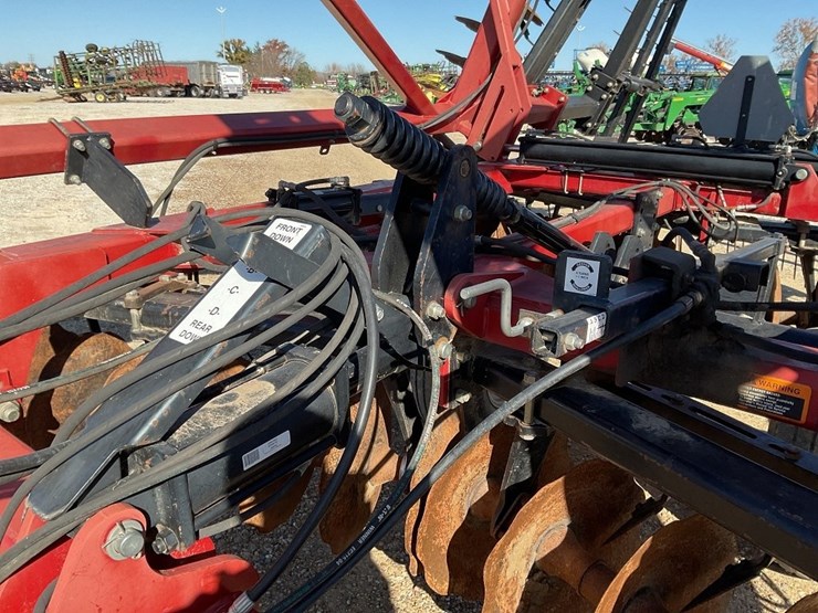 case-ih-340-image-34