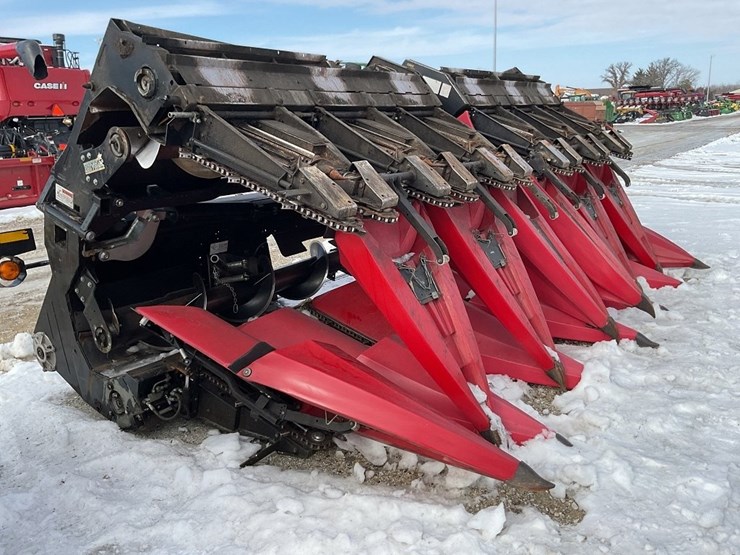 2015-harvestech-12-row-folding-corn-head-image-1