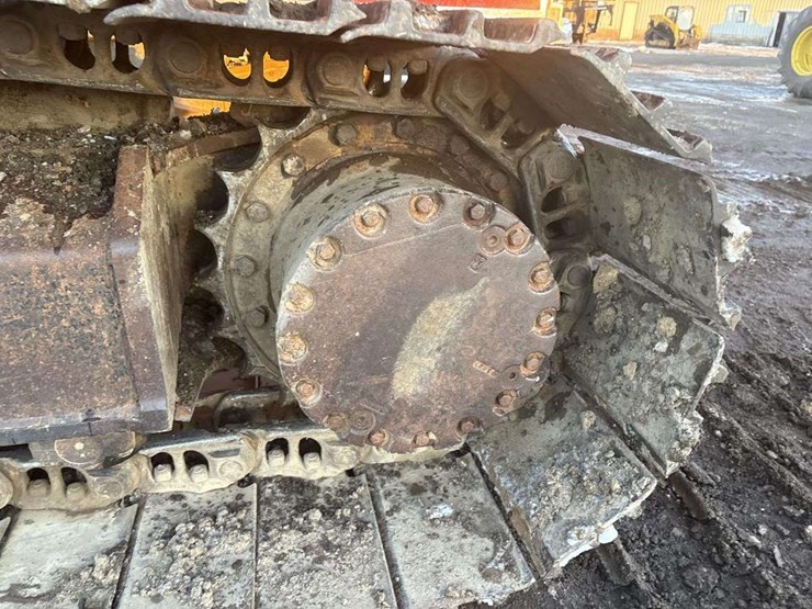 deere-200-lc-image-7