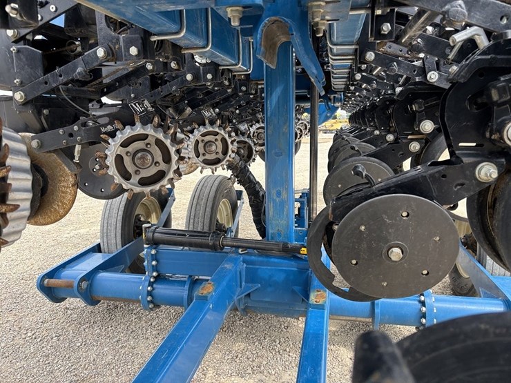 2012-kinze-3660-image-68