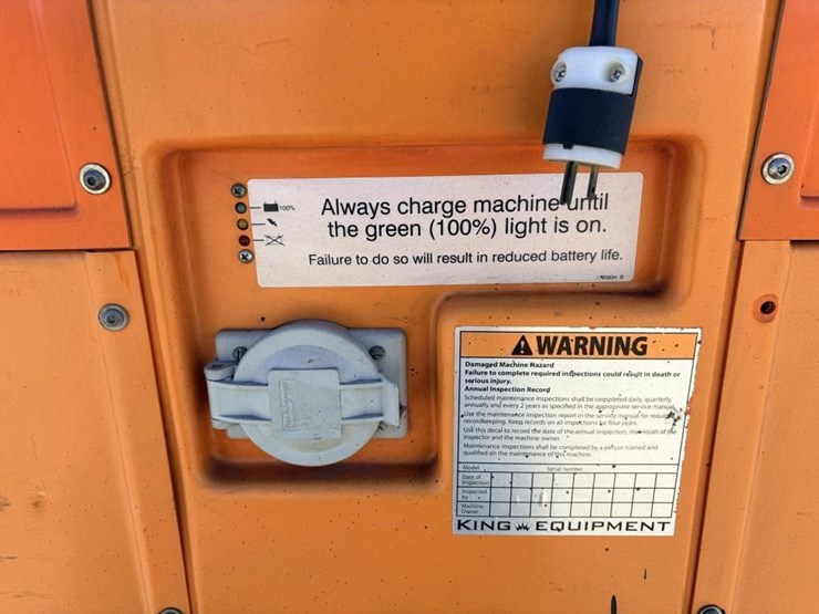 2005-jlg-axxessor-200vl-vertical-mast-lift-image-10