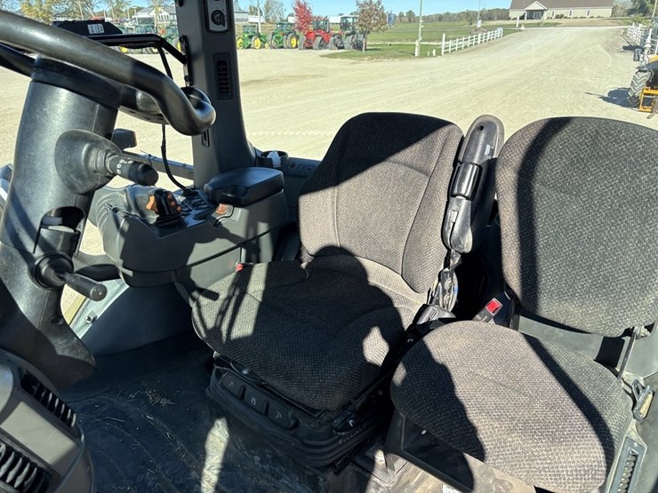 challenger-765e-track-tractor-image-42