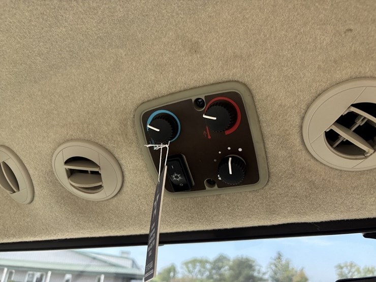 john-deere-3039r-image-32