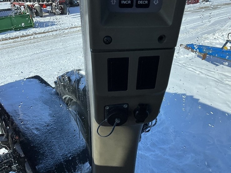 case-ih-mx270-image-41