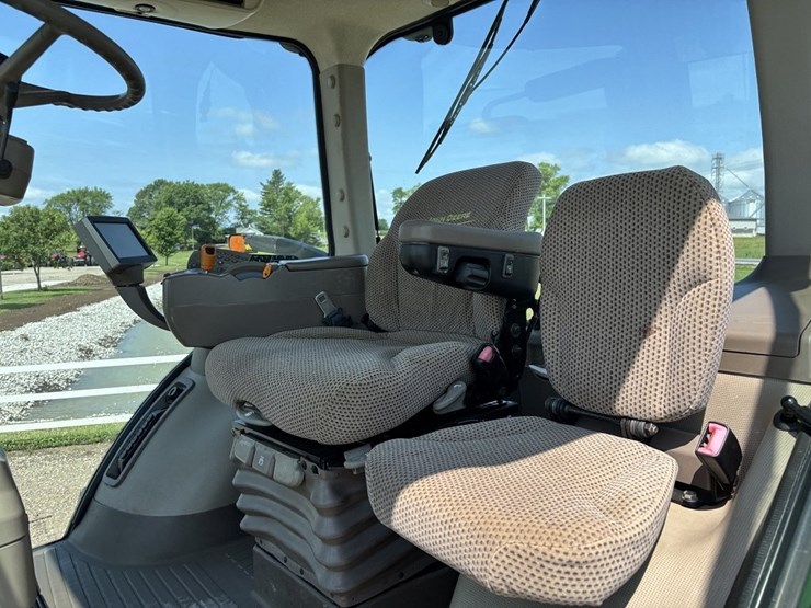 john-deere-8335r-image-40