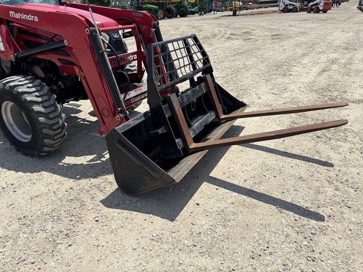 mahindra-2555-image-8