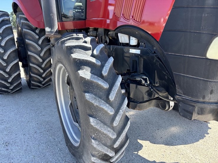 case-ih-magnum-210-cvt-image-10