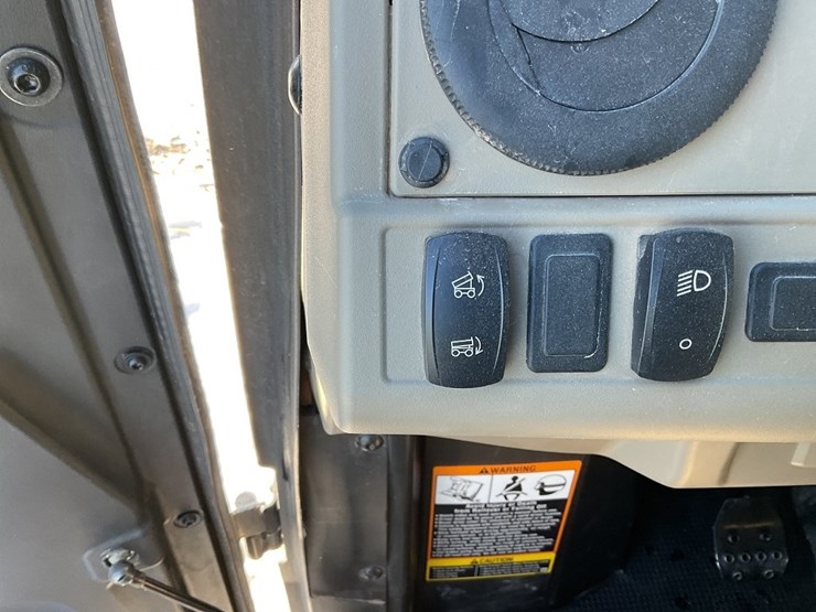 john-deere-gator-image-22