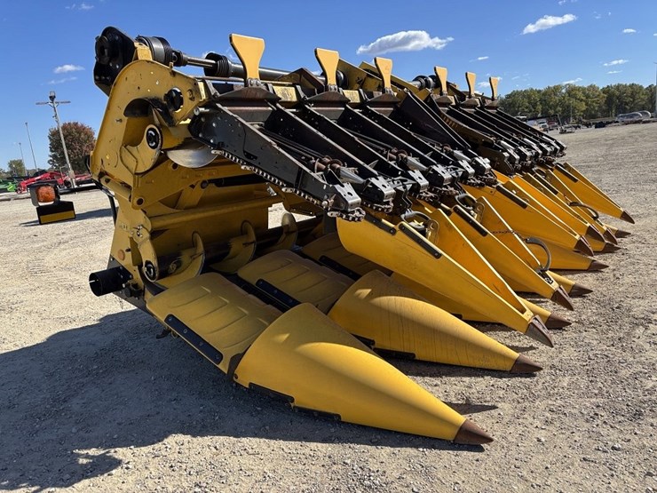 2014-new-holland-9800f-12r30"-corn-head-image-7