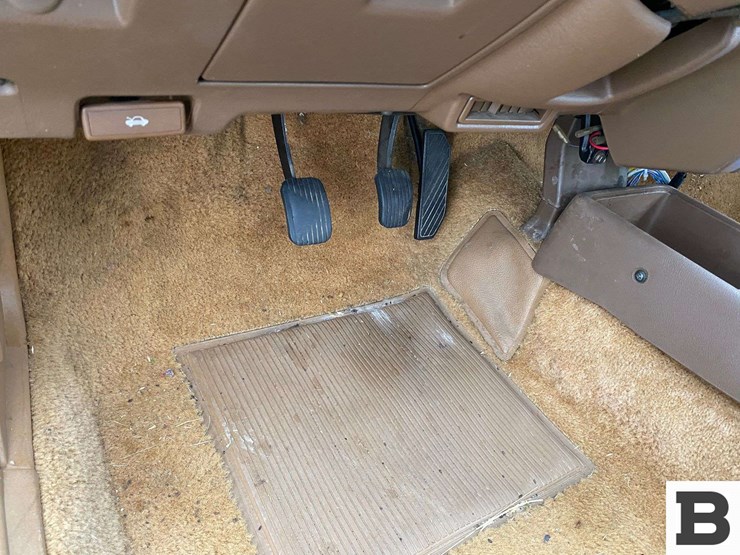 1983-mazda-626-coupe---non-running-vehicle-image-11